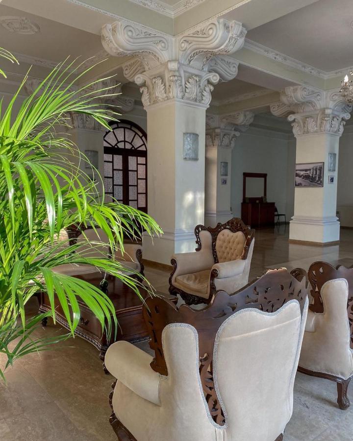 Ritsa Hotel Soechoemi Buitenkant foto