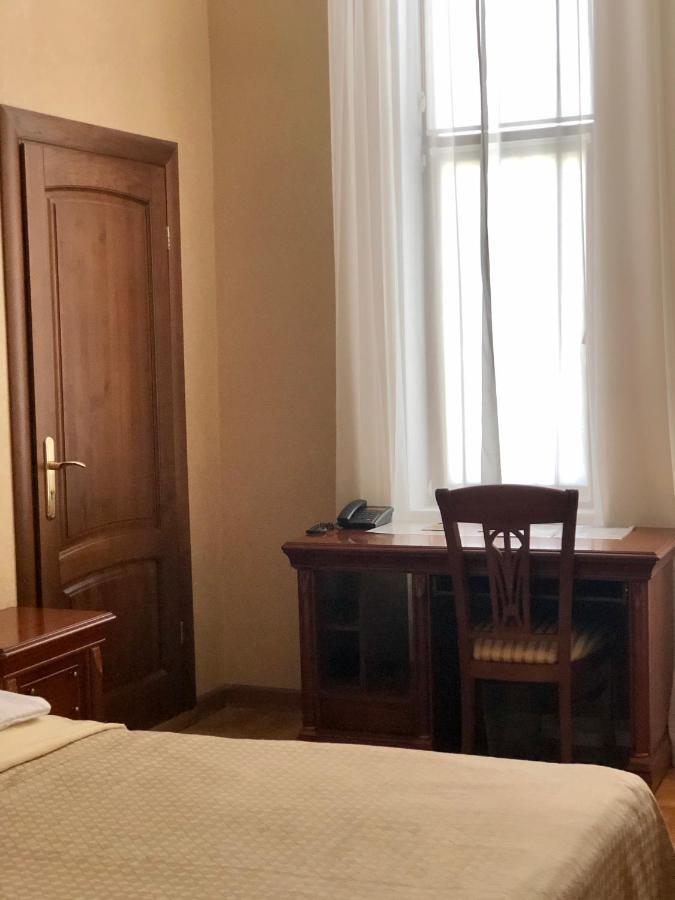 Ritsa Hotel Soechoemi Buitenkant foto