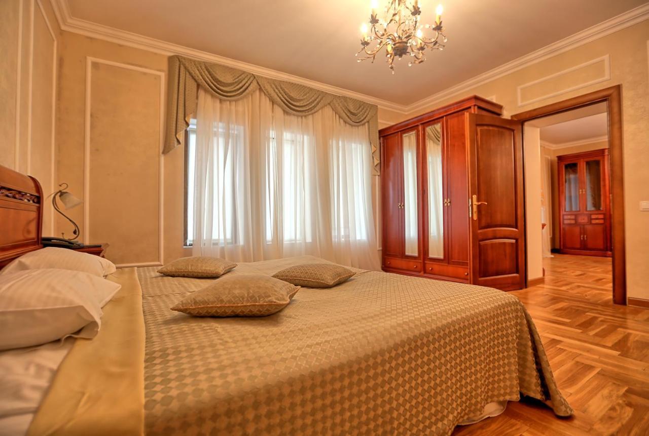 Ritsa Hotel Soechoemi Buitenkant foto