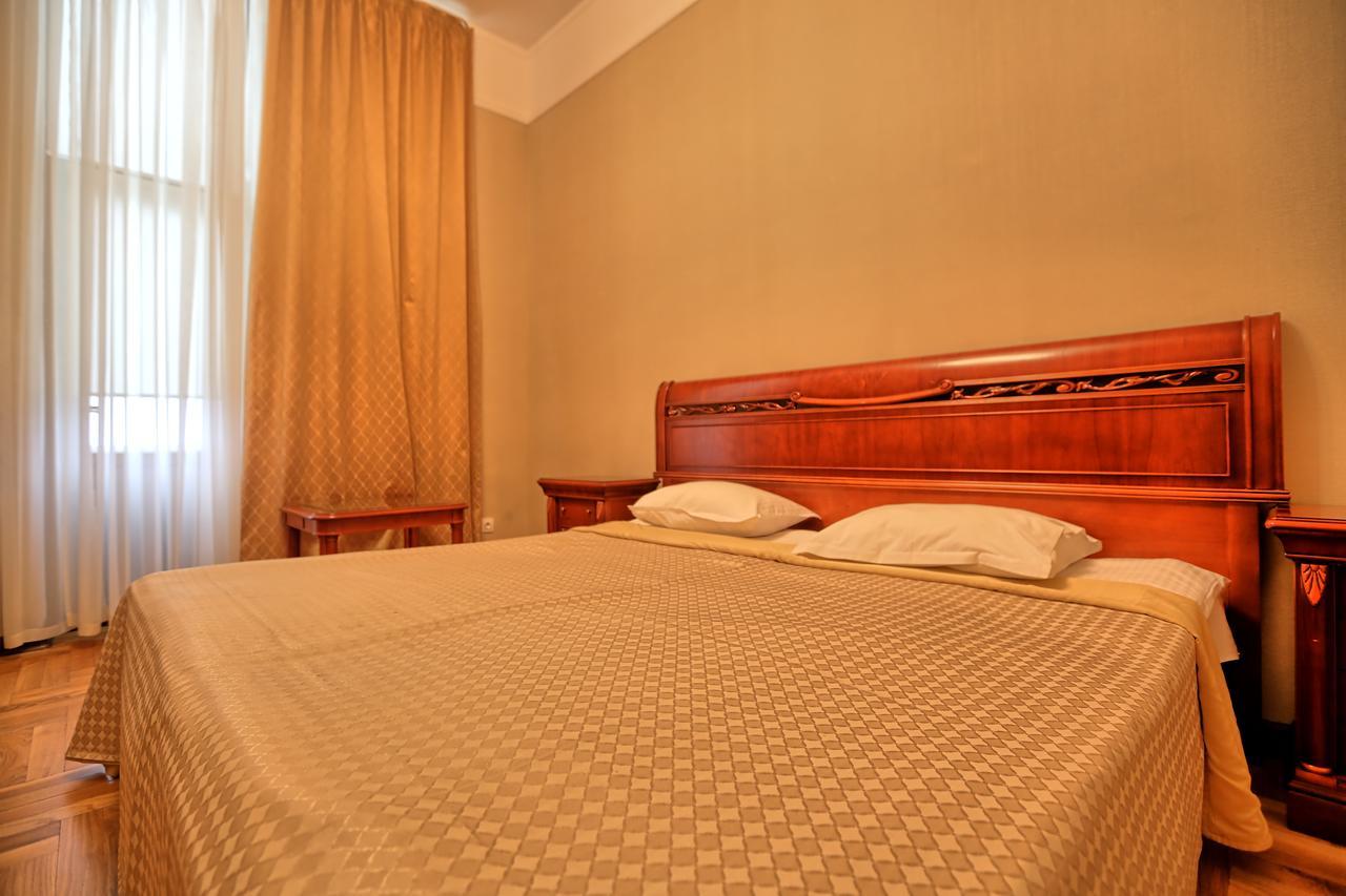 Ritsa Hotel Soechoemi Buitenkant foto