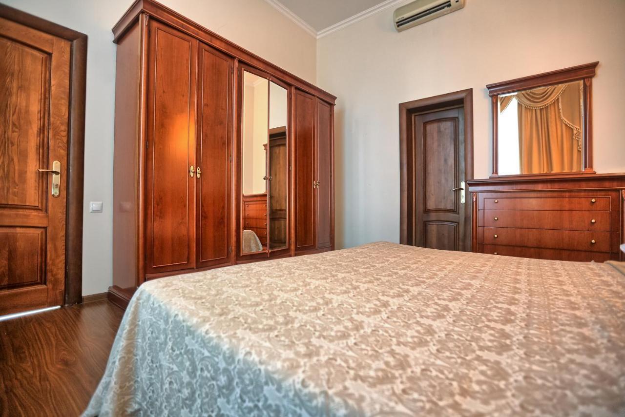 Ritsa Hotel Soechoemi Buitenkant foto